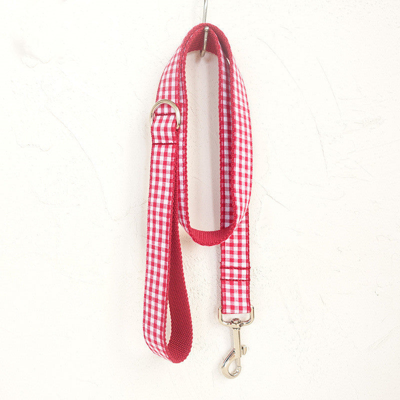 Elegant Bow Tie Dog Collar Set β Red Plaid Collar with Matching Leash for Stylish Pets